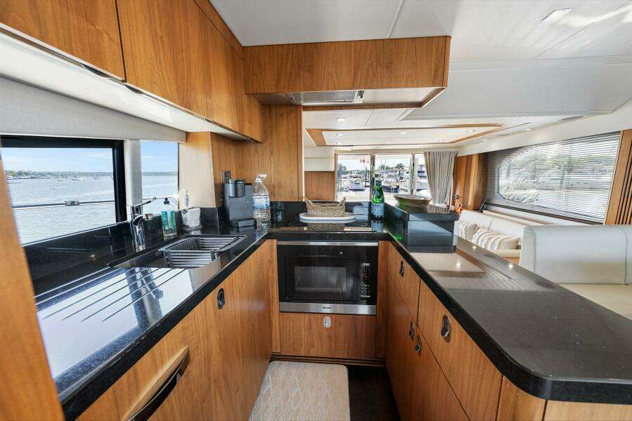 2016 Sunseeker Manhattan 65