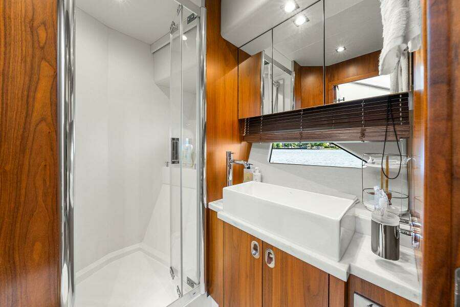 2016 Sunseeker Manhattan 65