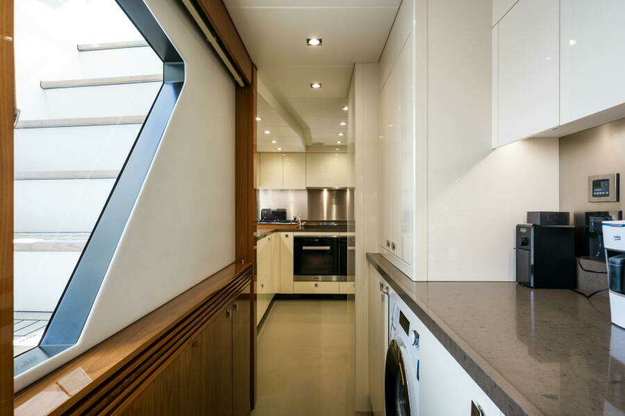 2018 Sunseeker Sunseeker 116 Yacht