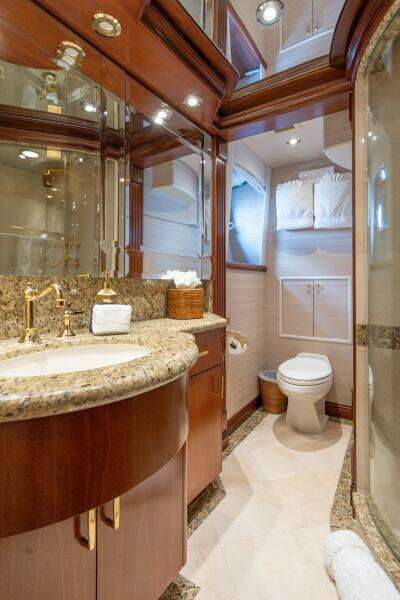 Queen Guest Ensuite