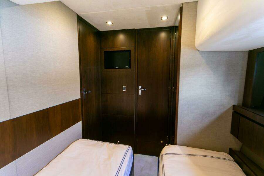 2014 Fairline Squadron 65