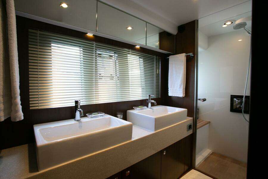 2014 Fairline Squadron 65