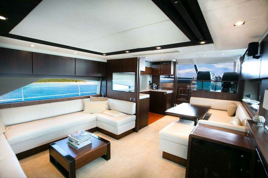 2014 Fairline Squadron 65