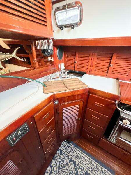 1986 Tayana Vancouver 42