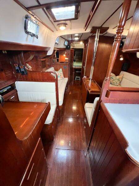 1986 Tayana Vancouver 42