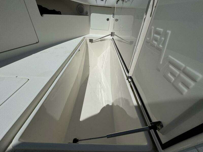 2014 SeaVee 390B Center Console