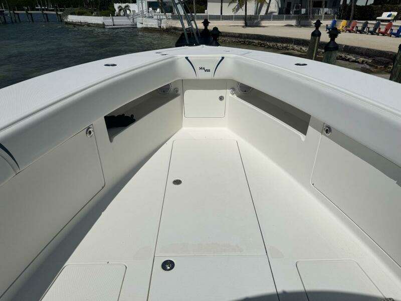 2014 SeaVee 390B Center Console
