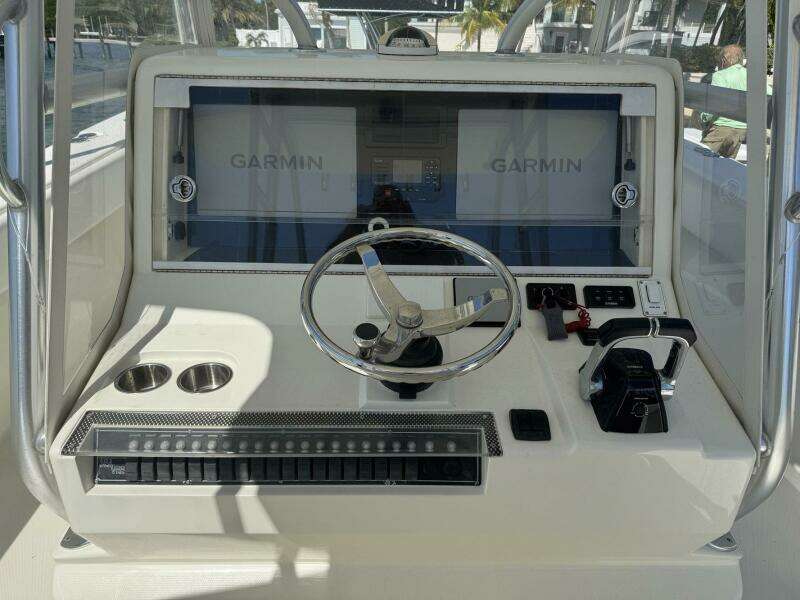 2014 SeaVee 390B Center Console