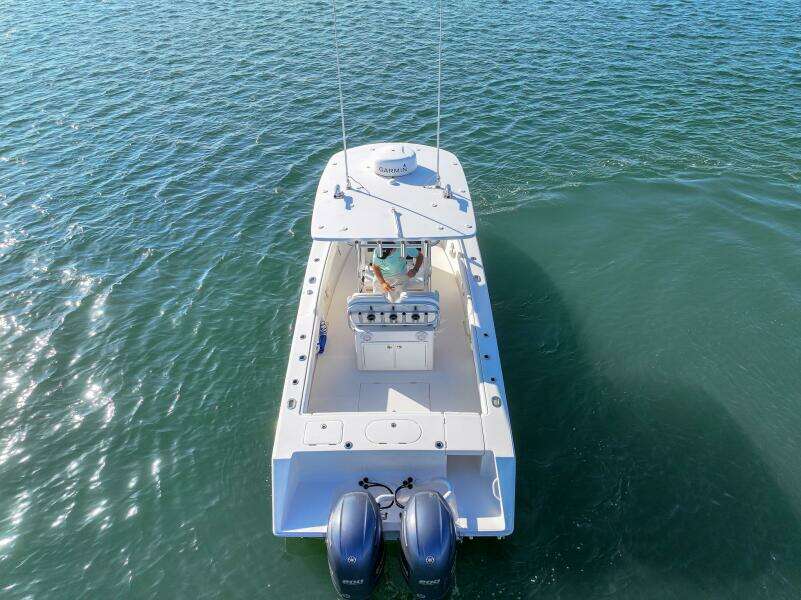 Aerial view of 2018 Jupiter 26 FS boat on open water.