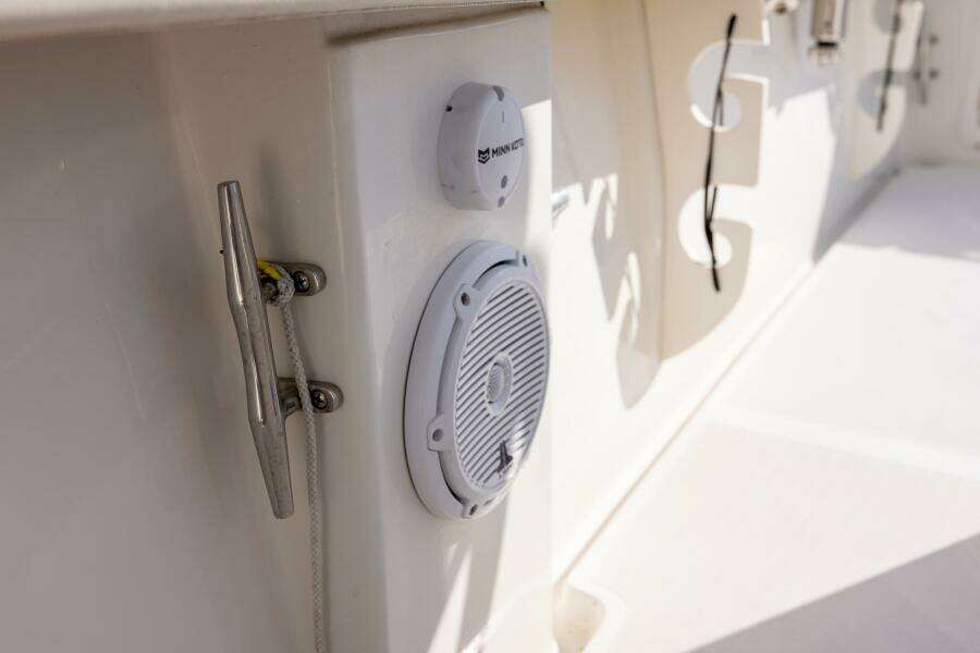 2018 Jupiter 26 FS boat interior with speaker and cleat detail.