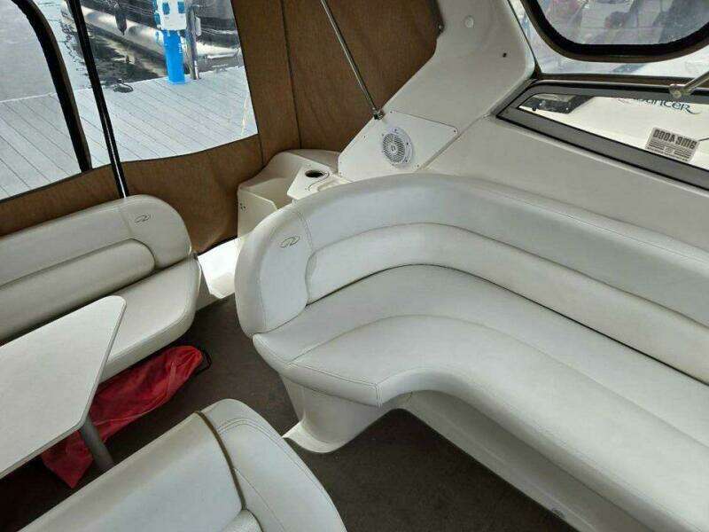 2003 Regal 2860 Commodore