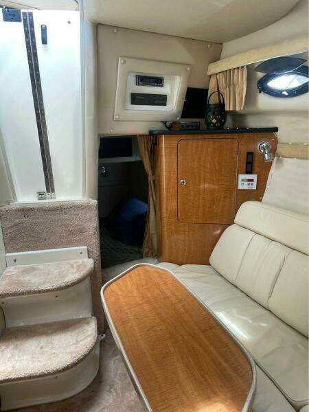 2003 Regal 2860 Commodore