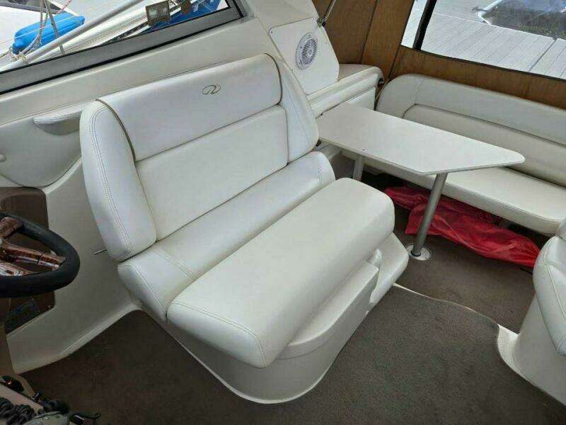 2003 Regal 2860 Commodore