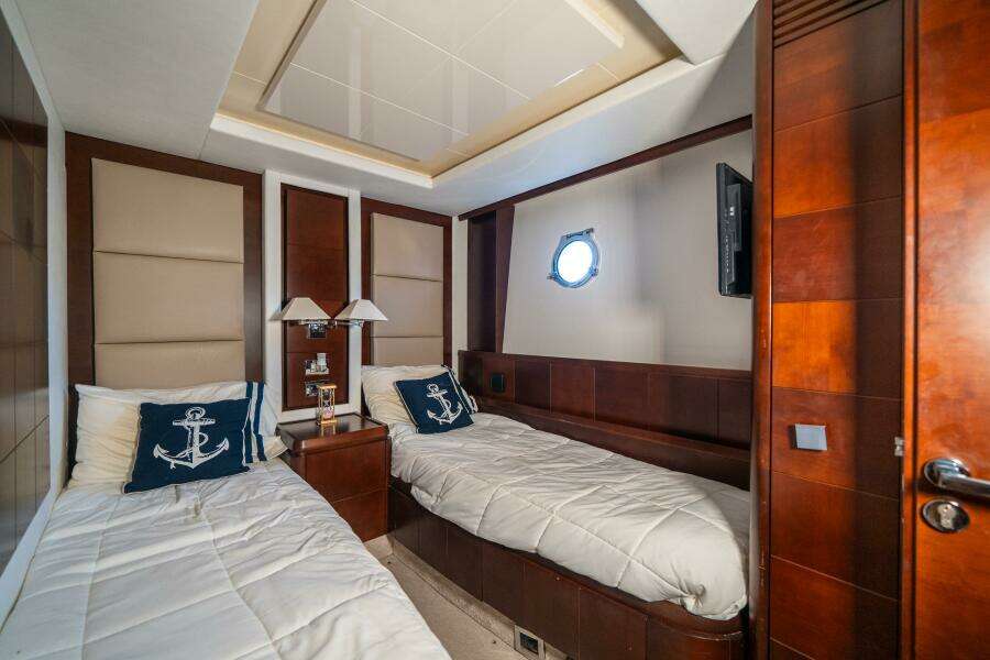 2010 Azimut 75 Fly