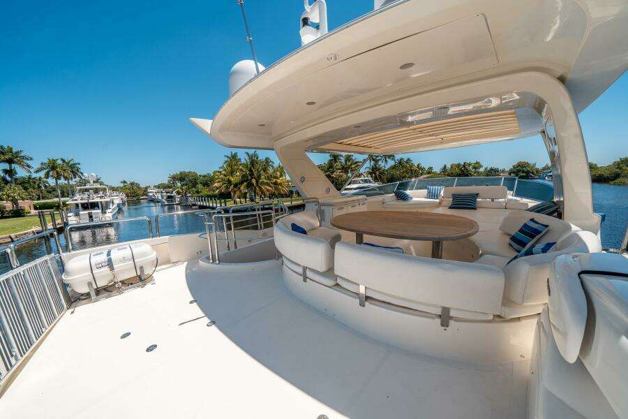 2010 Azimut 75 Fly