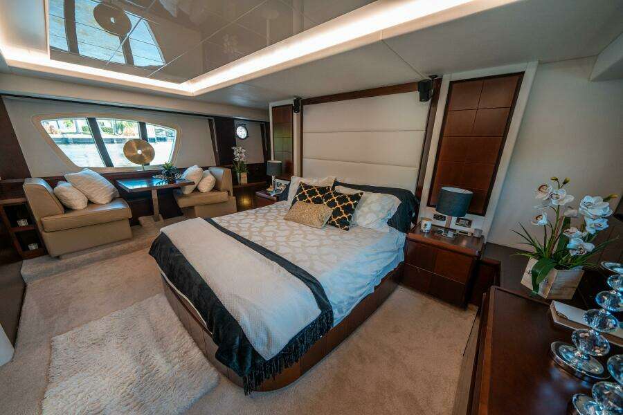 2010 Azimut 75 Fly