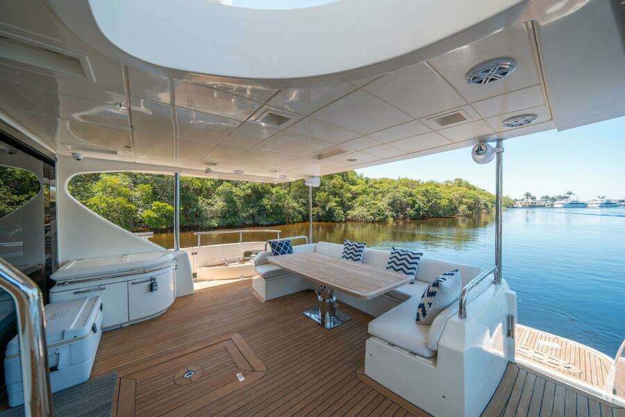2010 Azimut 75 Fly