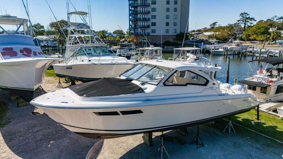 Pursuit 365 MISS MORGAN III - Exterior 