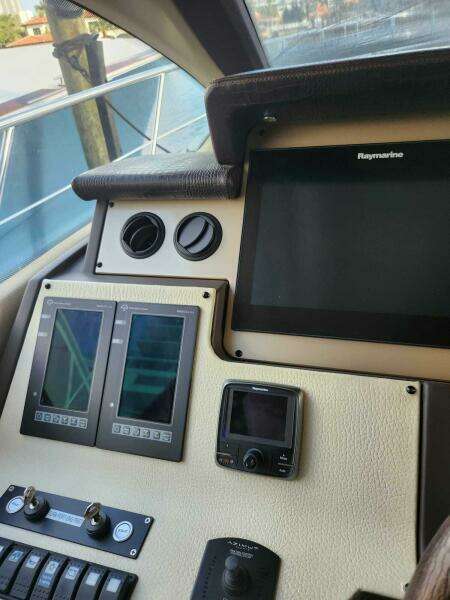 2014 Azimut Flybridge