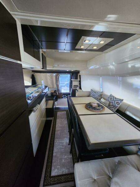 2014 Azimut Flybridge