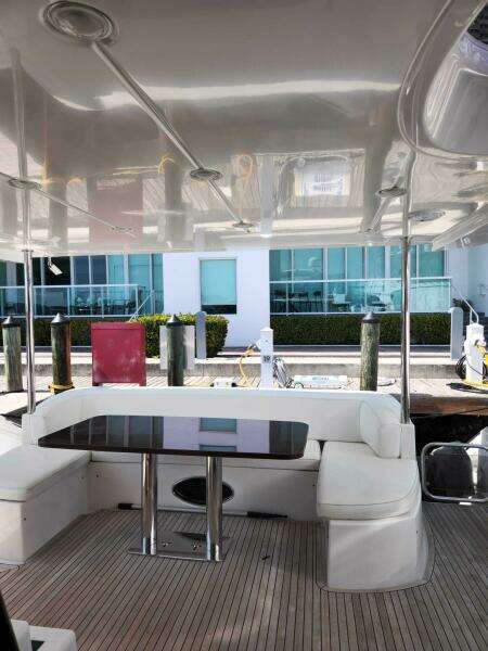 2014 Azimut Flybridge
