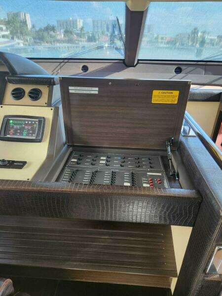 2014 Azimut Flybridge