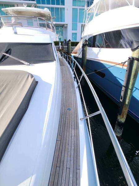 2014 Azimut Flybridge