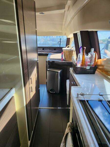 2014 Azimut Flybridge