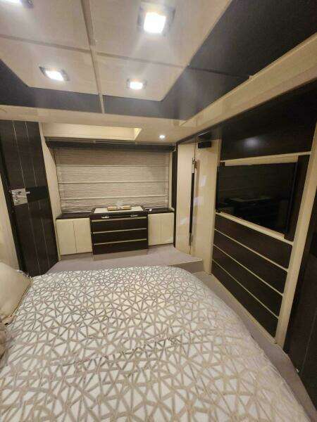 2014 Azimut Flybridge