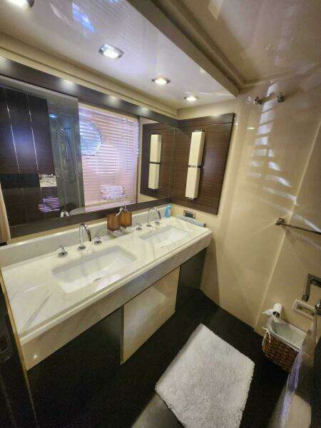 2014 Azimut Flybridge