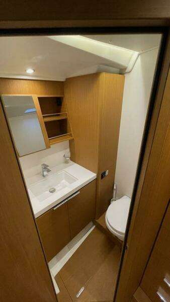 2020 Beneteau First 53 head