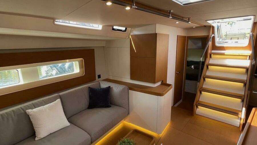 2020 Beneteau First 53 companionway