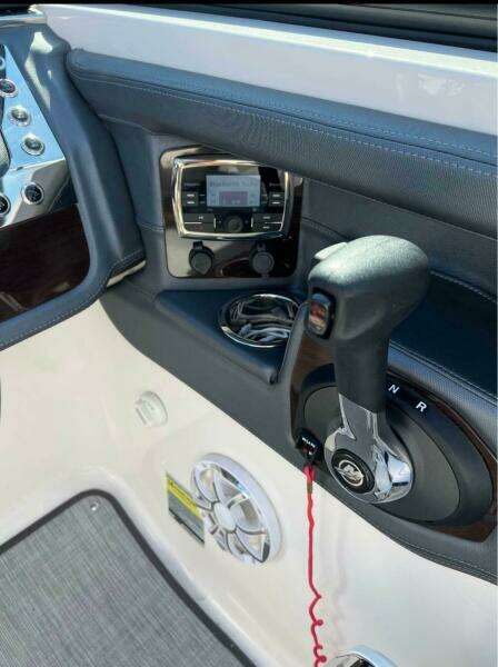 2019 Chaparral 257 SSX