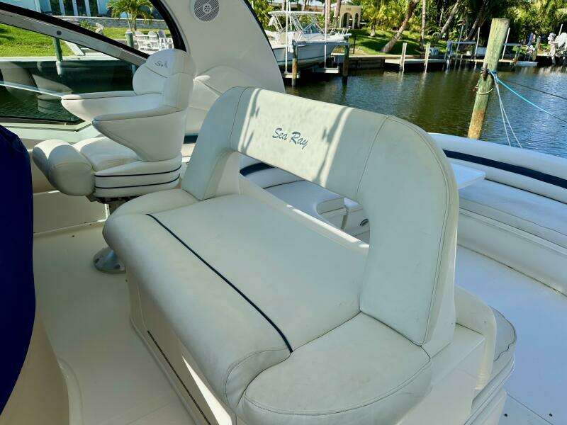 2004 Sea Ray 420 Sundancer