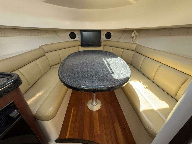 2011 Boston Whaler 305 Conquest