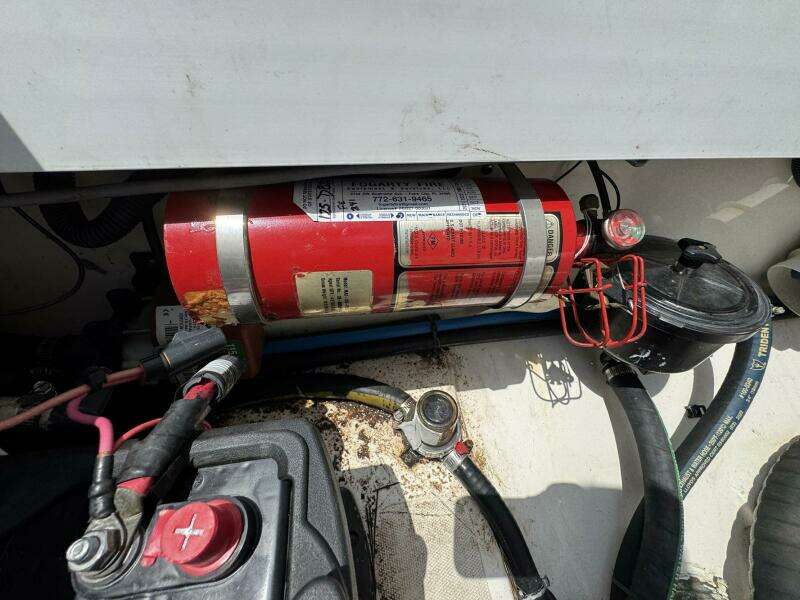 2011 Boston Whaler 305 Conquest