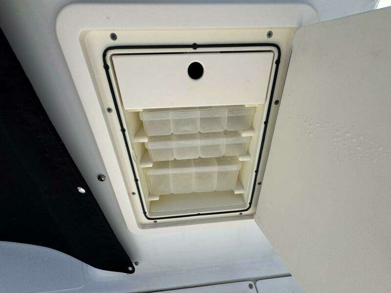 2011 Boston Whaler 305 Conquest