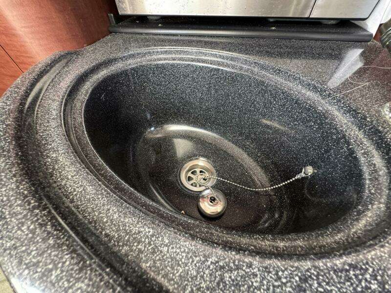 2011 Boston Whaler 305 Conquest