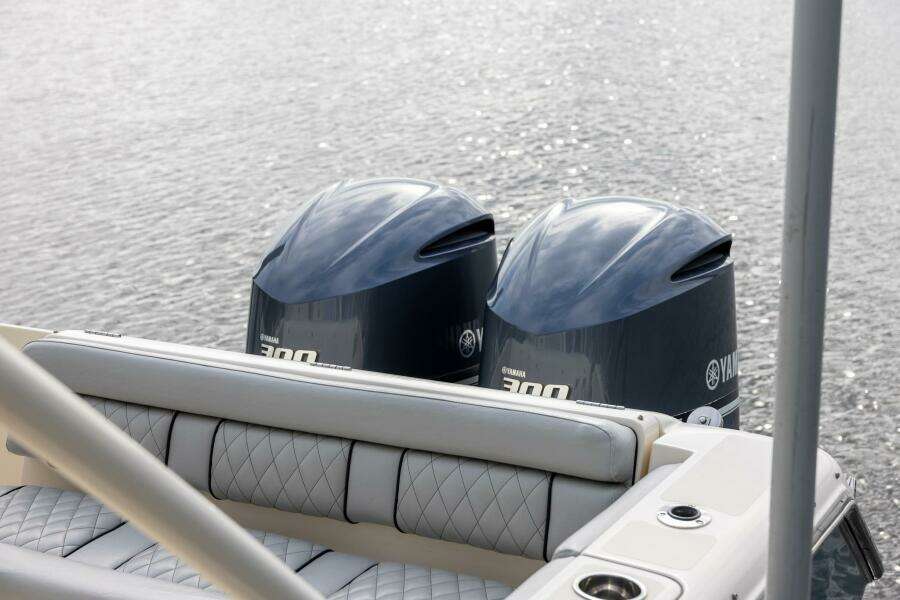 2012 Pursuit ST 310 Sport