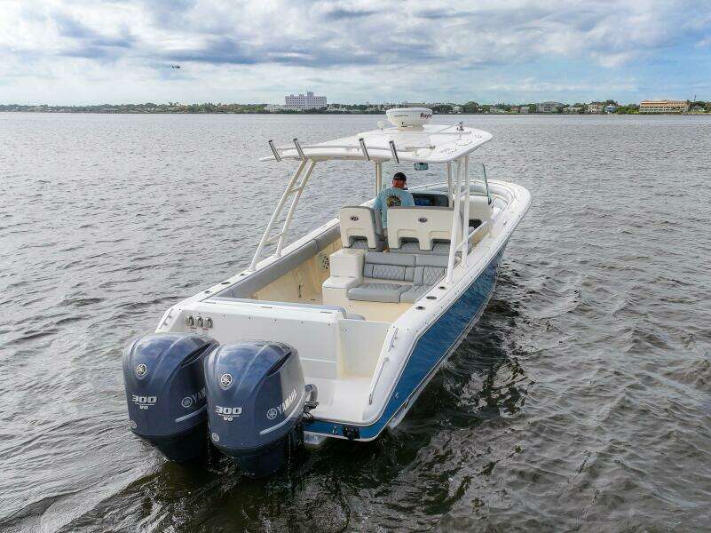 2012 Pursuit ST 310 Sport