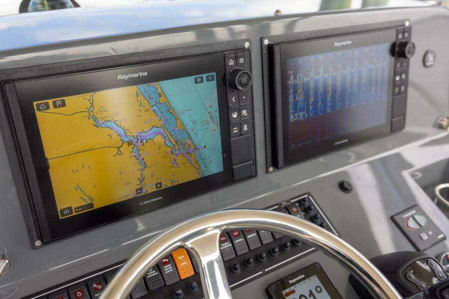 2012 Pursuit ST 310 Sport