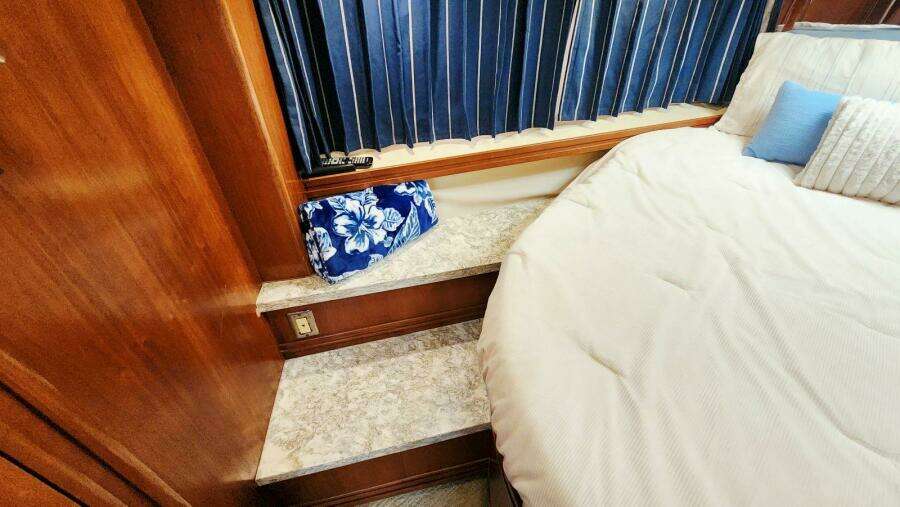 1999 Carver 530 Voyager Pilothouse