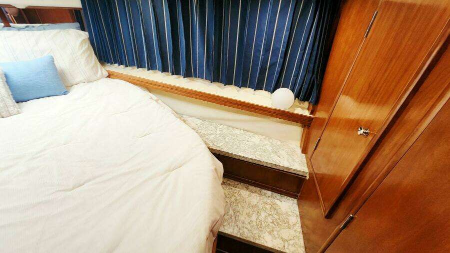 1999 Carver 530 Voyager Pilothouse