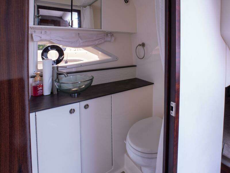 2021 Sea Ray 320 Sundancer