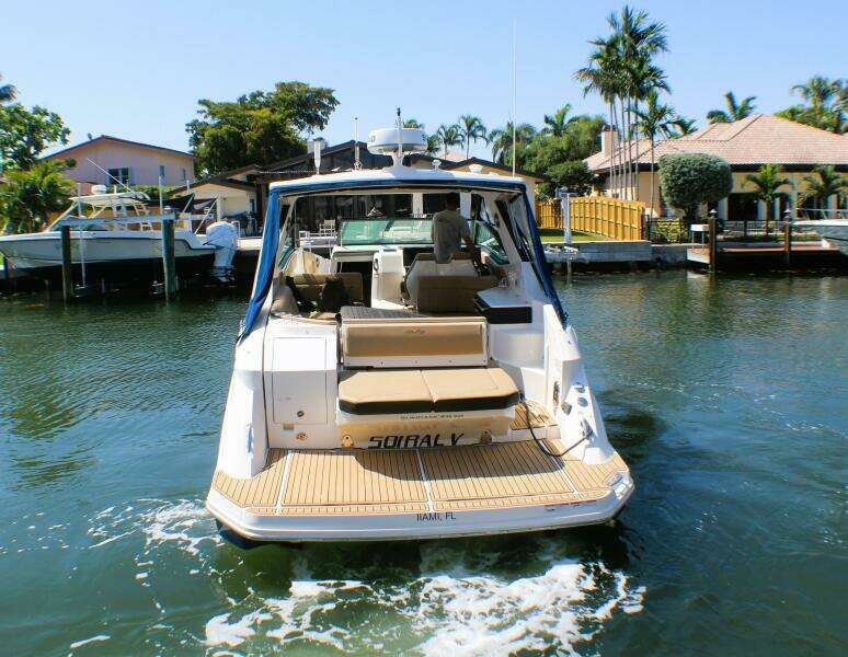 2021 Sea Ray 320 Sundancer