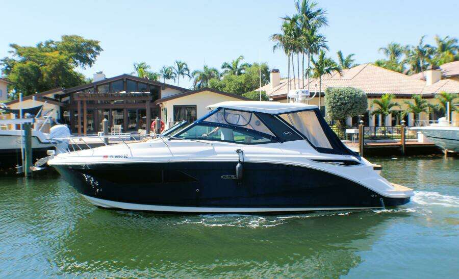 2021 Sea Ray 320 Sundancer