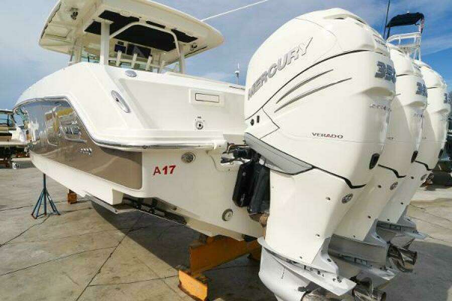 2018 Boston Whaler 380 Outrage