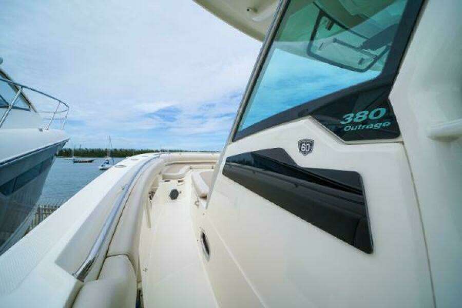 2018 Boston Whaler 380 Outrage