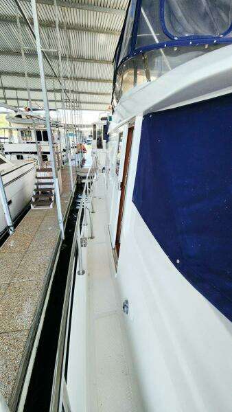 2000 Ocean Alexander 511 Classico