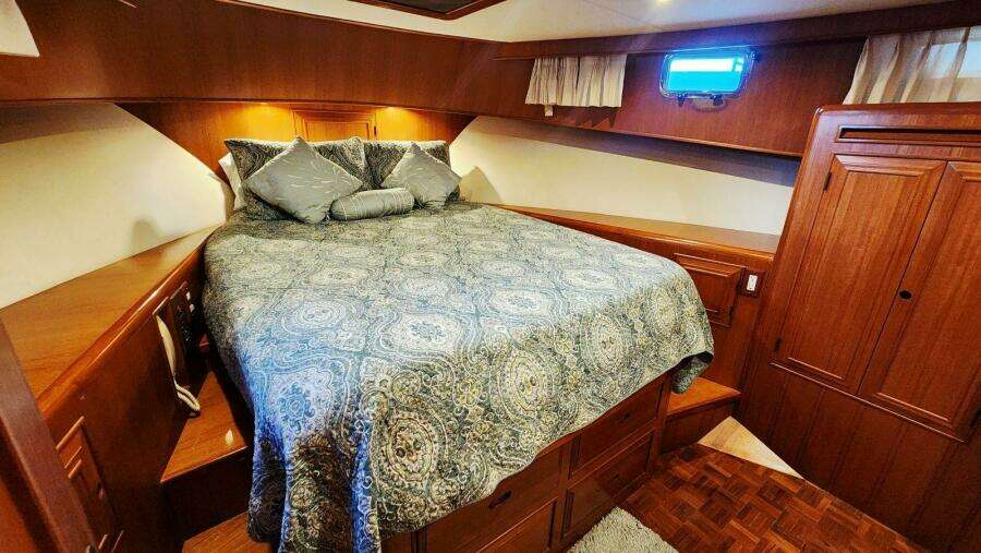 2000 Ocean Alexander 511 Classico